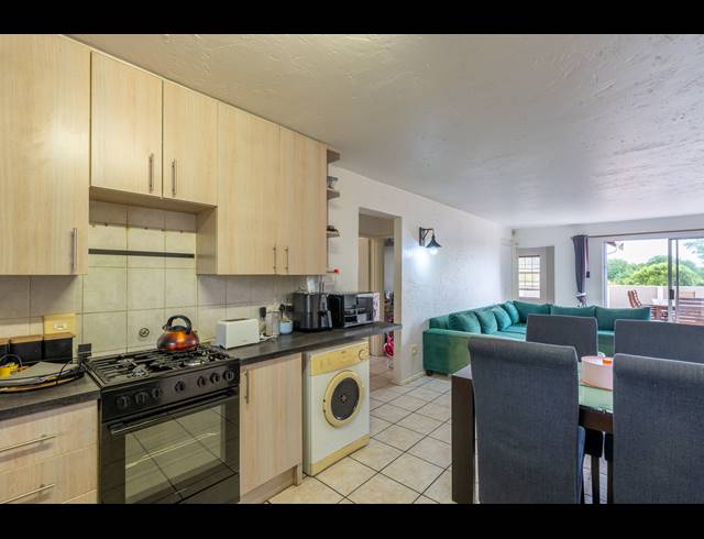 4 BEDROOM CLUSTER FOR SALE IN BROADACRES